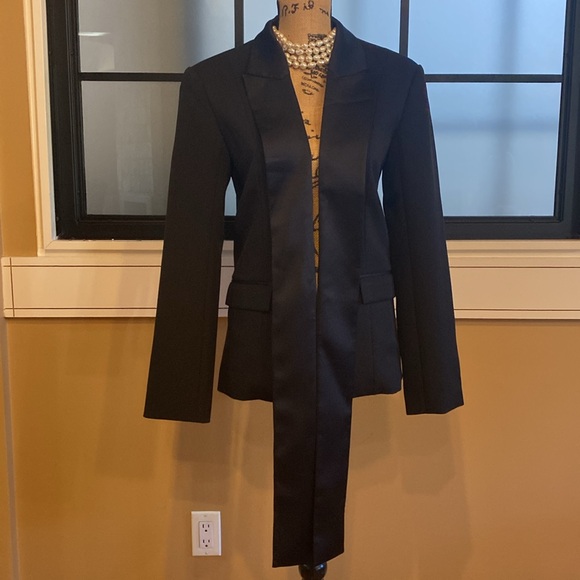STEVE MADDEN BLACK SATIN EFFECT NECKTIE BLAZER. SZ SMALL NWT. ELEGANT. - Picture 2 of 6
